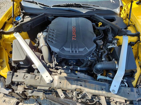 2018 KIA STINGER — Engine bay