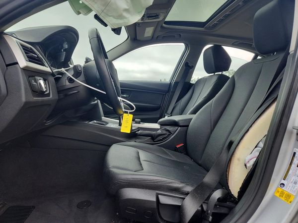 2015 BMW 320 320i — DENT