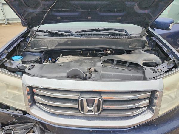 2015 HONDA PILOT TOURING — Engine bay