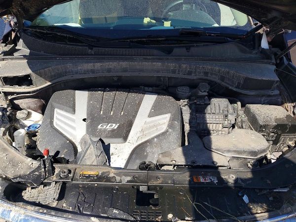2015 KIA SORENTO GL — Engine bay