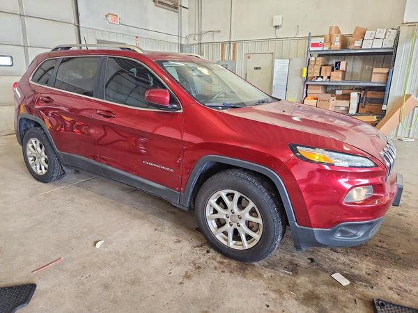 2016 JEEP CHEROKEE Latitude/Longitude/North — Passenger 3/4