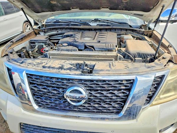 2018 NISSAN ARMADA — Engine bay