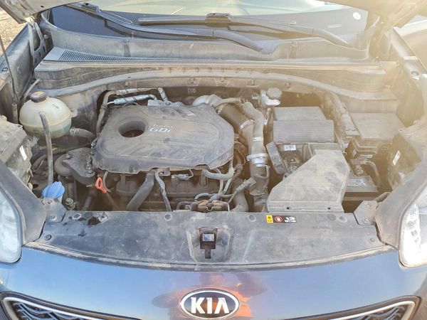 2017 KIA SPORTAGE SX Turbo — Engine bay