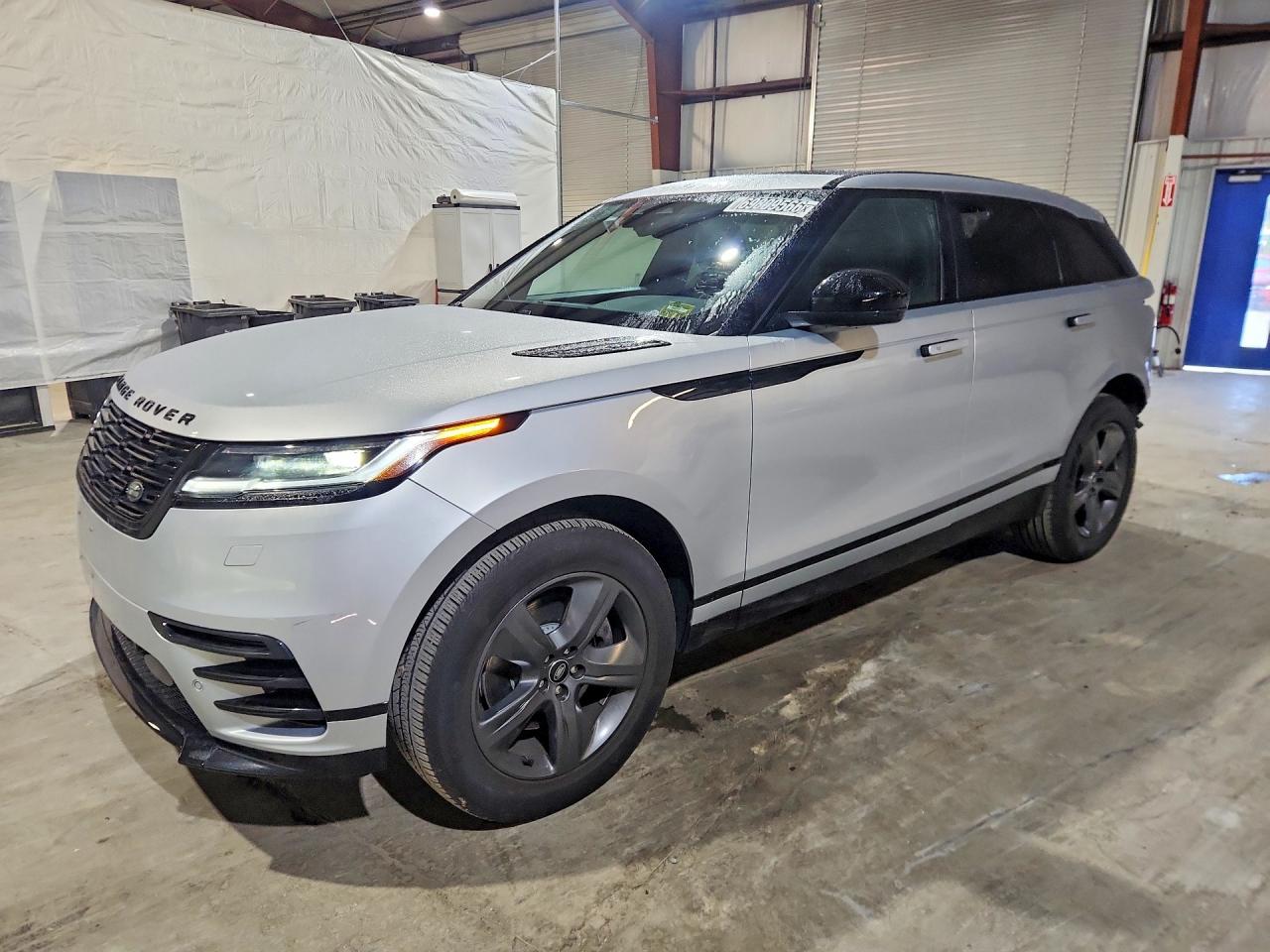 2025 LAND ROVER RANGE ROVER VELAR P250 Dynamic SE — Front 3/4
