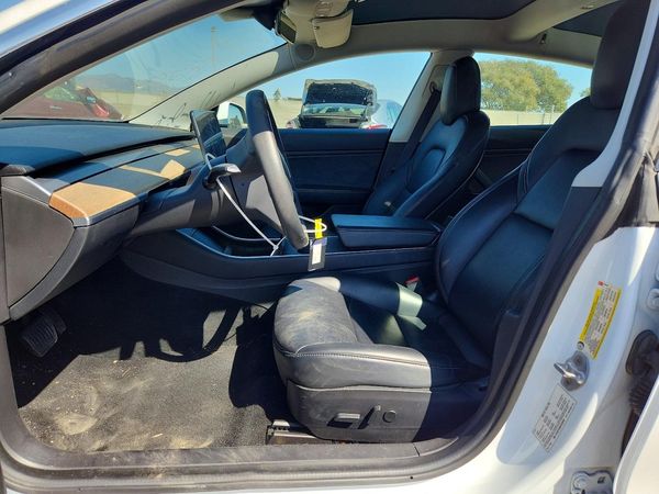 2019 TESLA MODEL 3 — DENT