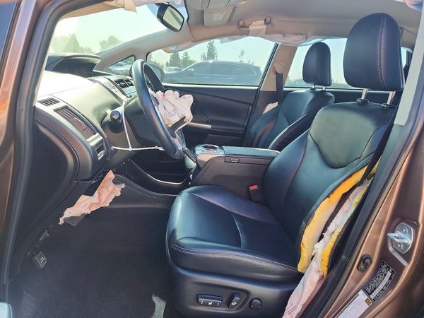 2017 TOYOTA PRIUS V FO — DENT