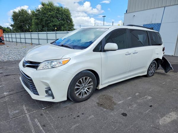 2020 TOYOTA SIENNA — DSFA — Front 3/4