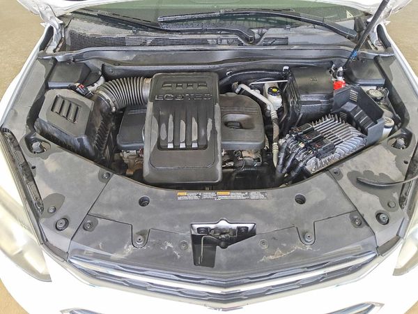 2017 CHEVROLET EQUINOX LT / FL — Engine bay