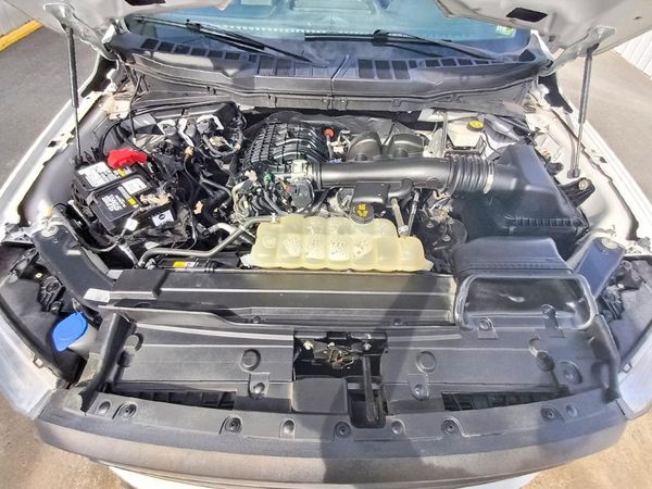 2021 FORD F150 — Engine bay