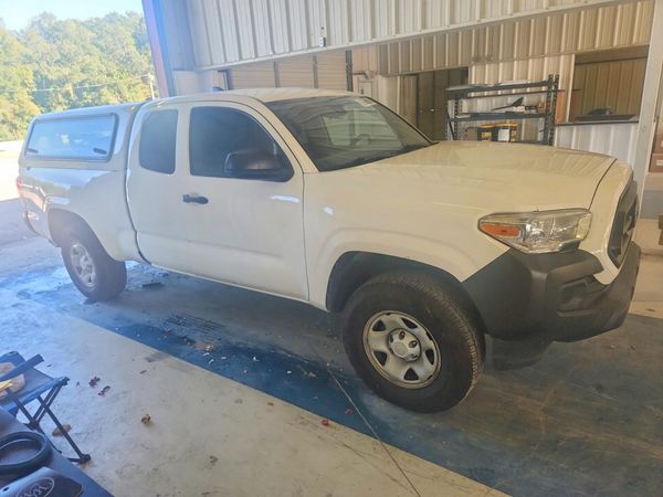 2022 TOYOTA TACOMA SR5 — Passenger 3/4