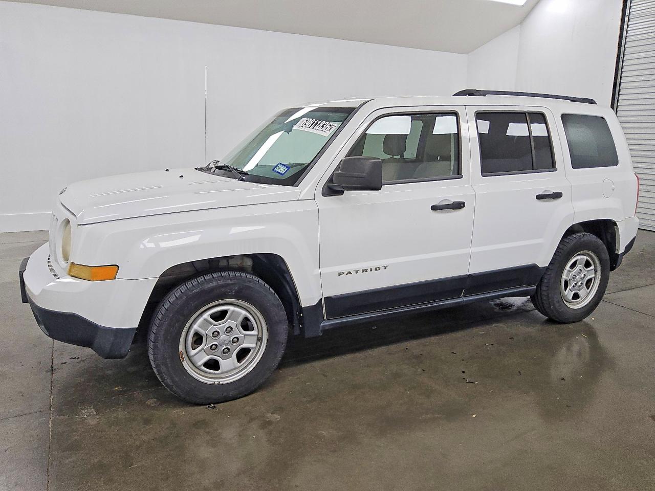 2014 JEEP PATRIOT Sport — Front 3/4