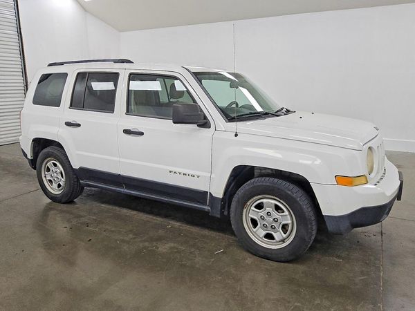 2014 JEEP PATRIOT Sport — Passenger 3/4