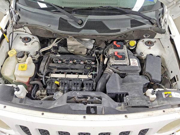 2014 JEEP PATRIOT Sport — Engine bay