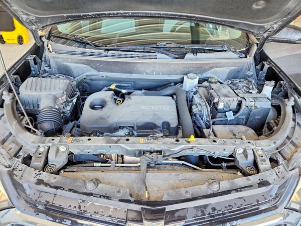 2018 CHEVROLET EQUINOX LS — Engine bay