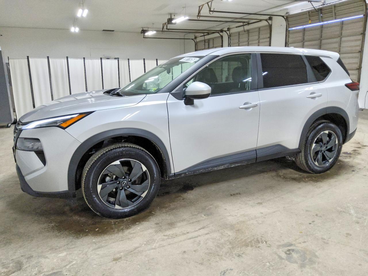 2024 NISSAN ROGUE SV — Front 3/4