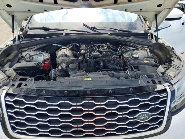 2018 LAND ROVER RANGEROVER S — Engine bay