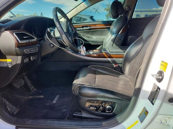 2018 GENESIS G90 — DENT