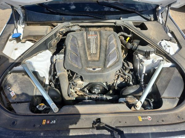 2018 GENESIS G90 — Engine bay