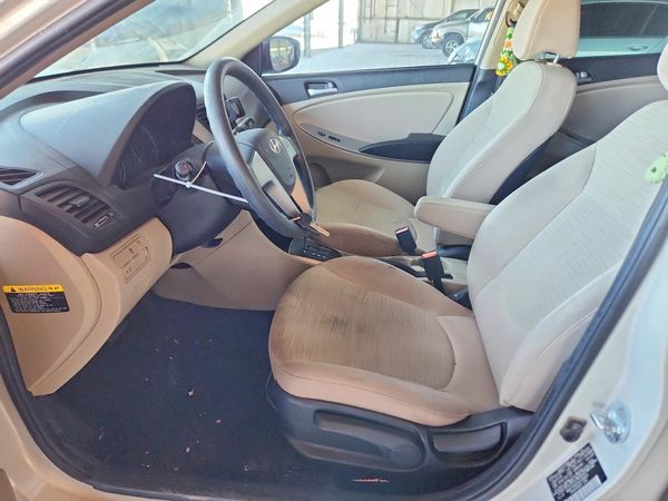 2017 HYUNDAI ACCENT SE Base — DENT