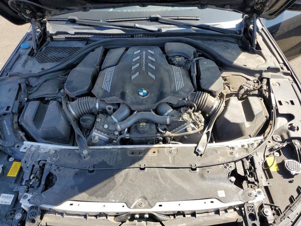 2021 BMW M850XI — Engine bay