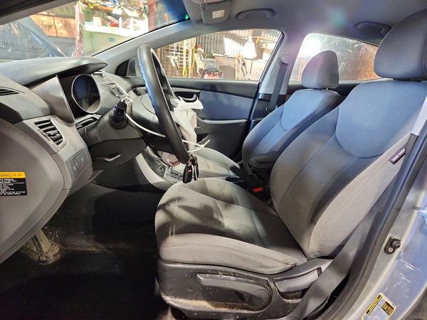 2013 HYUNDAI ELANTRA — DENT