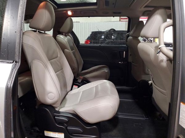 2016 TOYOTA SIENNA — PSRS