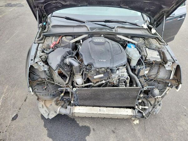 2018 AUDI A4 — Engine bay