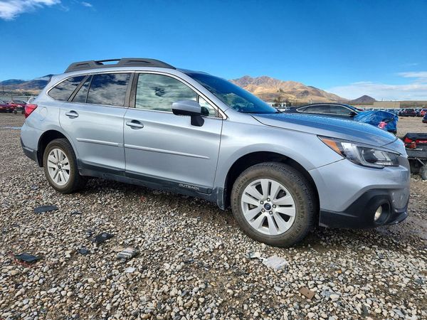 2019 SUBARU OUTBACK Premium+ES — Passenger 3/4