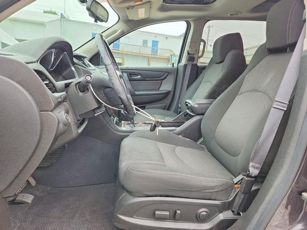 2014 CHEVROLET TRAVERSE 1LT — DENT