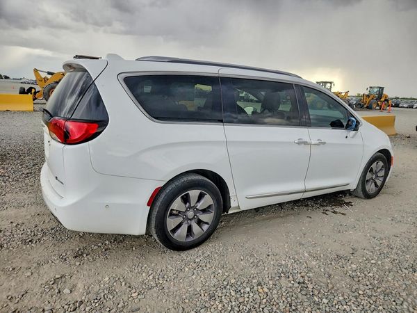 2018 CHRYSLER PACIFICA Limited — PSRA
