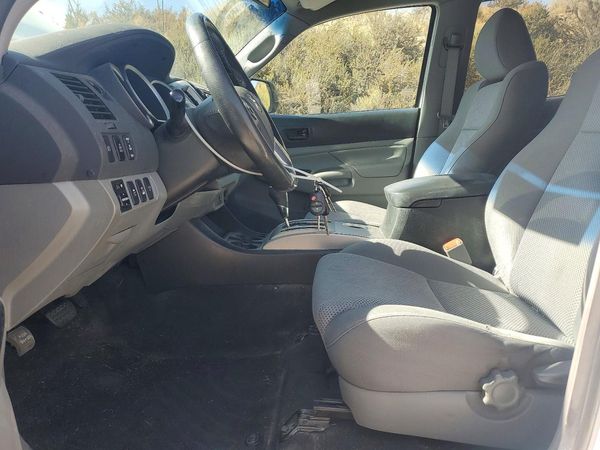 2015 TOYOTA TACOMA Delux Grade — DENT