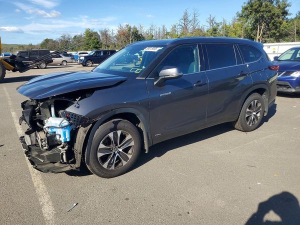 2021 TOYOTA HIGHLANDER — DSFA — Front 3/4