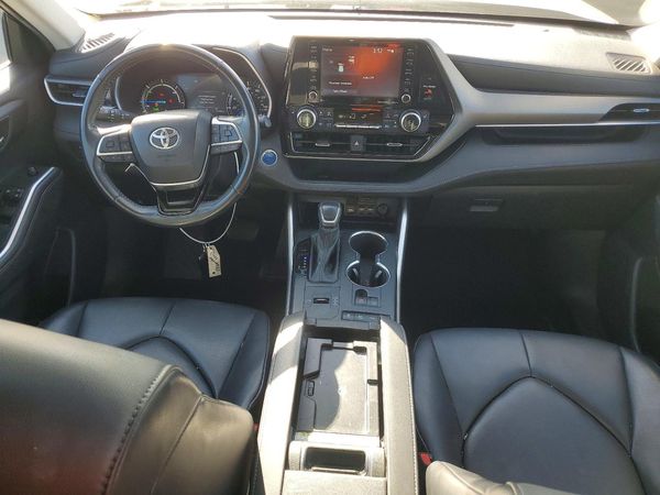 2021 TOYOTA HIGHLANDER XLE — CKPT