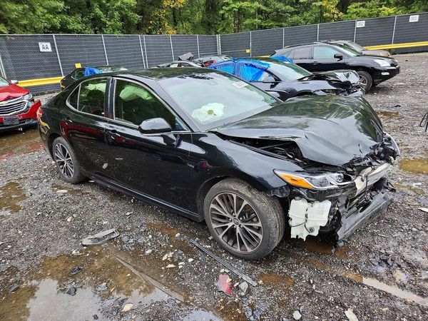 2018 TOYOTA CAMRY LE/SE/XLE/XSE — Passenger 3/4