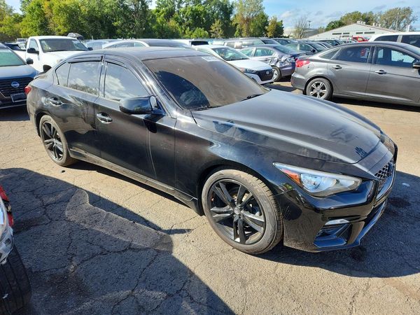 2021 INFINITI Q50 LUXE — Passenger 3/4