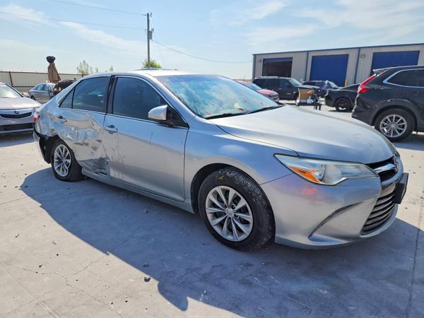 2017 TOYOTA CAMRY LE/SE/XLE/XSE — Passenger 3/4