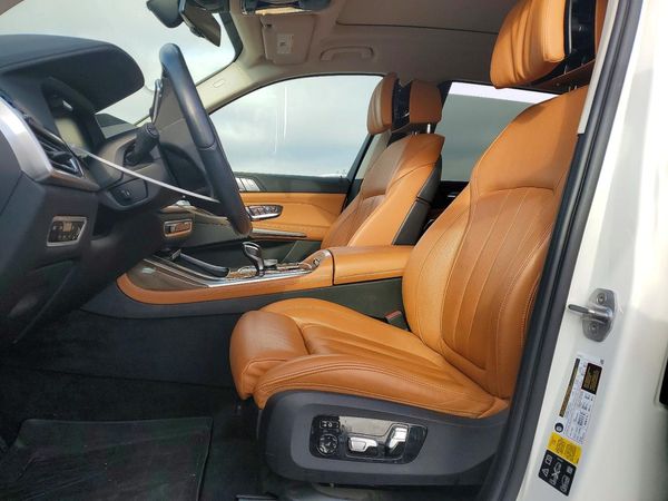 2020 BMW X7 xDrive40i — DENT
