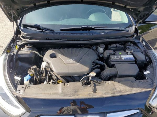 2014 HYUNDAI ACCENT — Engine bay