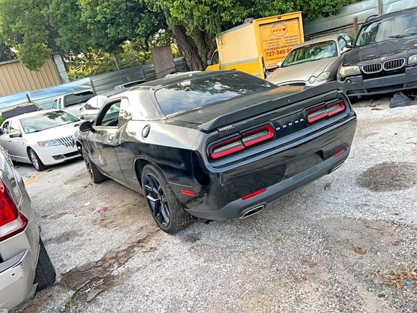 2019 DODGE CHALLENGER SXT