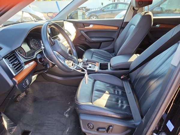 2021 AUDI Q5 quattro Premium — DENT