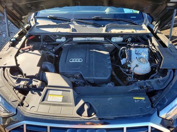2021 AUDI Q5 quattro Premium — Engine bay