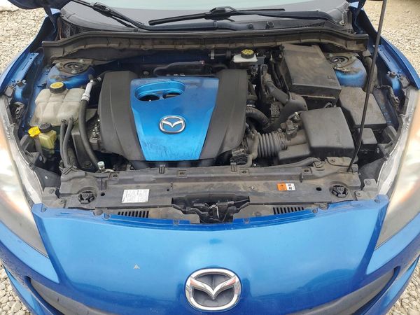 2012 MAZDA 3 Touring/GS — Engine bay
