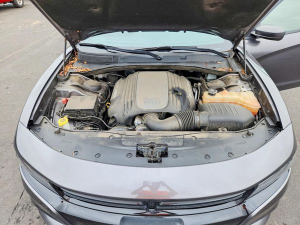 2018 DODGE CHARGER — Engine bay