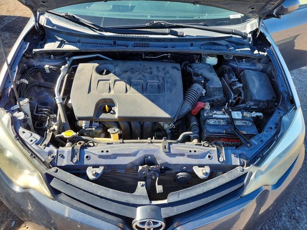 2014 TOYOTA COROLLA L/LE — Engine bay