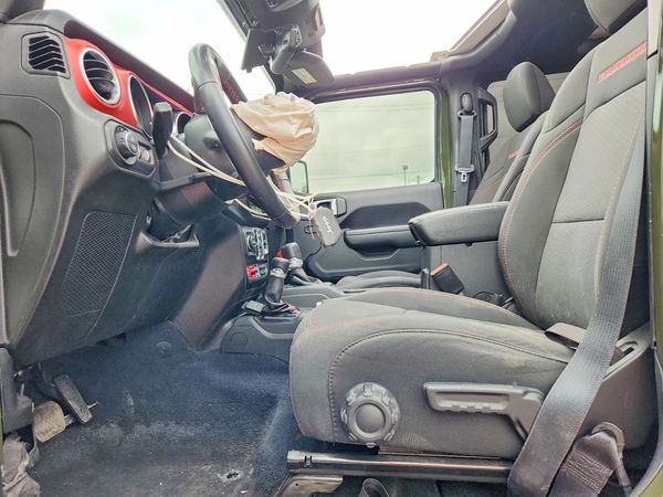 2022 JEEP GLADIATOR Rubicon — DENT