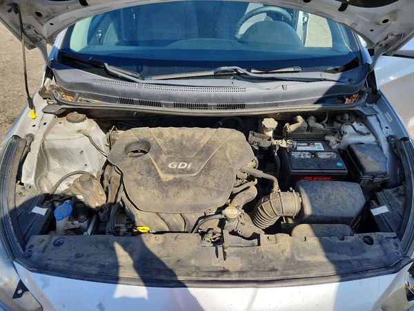 2012 HYUNDAI ACCENT — Engine bay