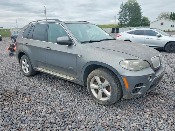 2012 BMW X5 xDrive50i — Passenger 3/4