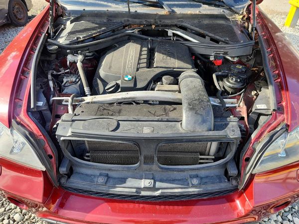 2012 BMW X5 xDrive35i — Engine bay