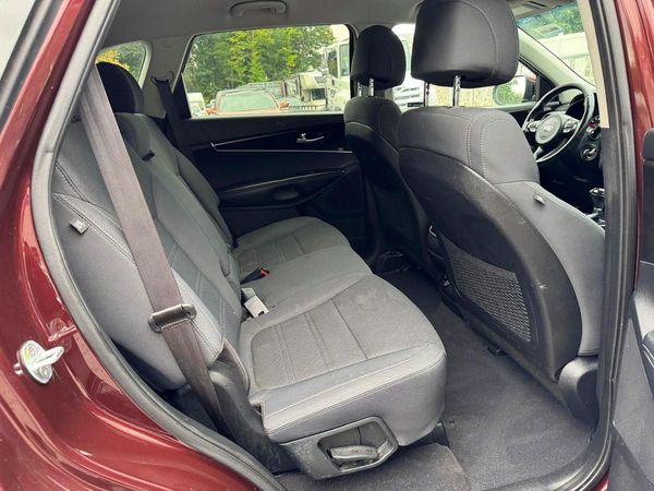 2017 KIA SORENTO L, LX