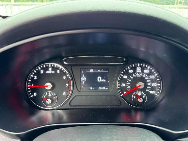 2017 KIA SORENTO L, LX